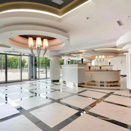 Hanza Tower & Pool Daire *